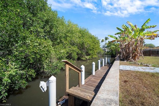 47 River CT, Naples, FL 34110