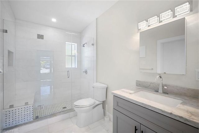 47 River CT, Naples, FL 34110