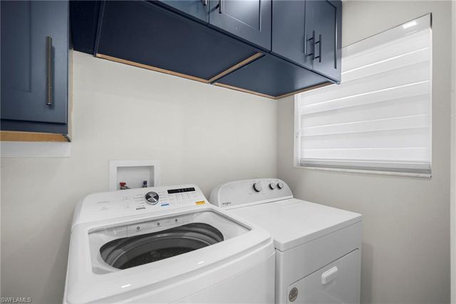 47 River CT, Naples, FL 34110