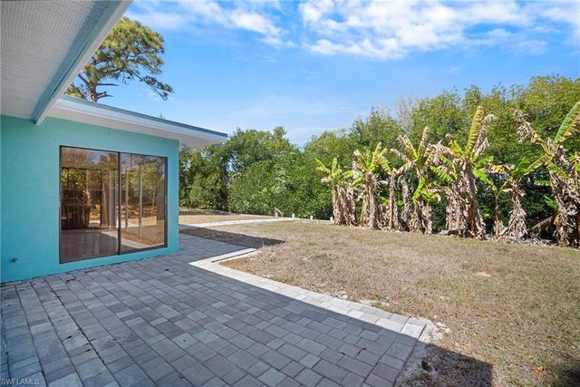 47 River CT, Naples, FL 34110