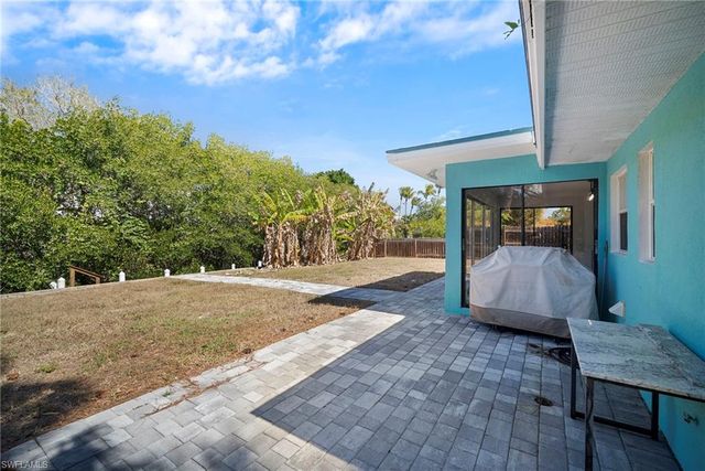 47 River CT, Naples, FL 34110