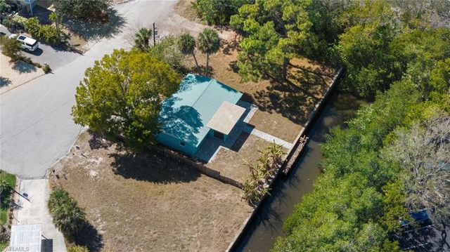 47 River CT, Naples, FL 34110