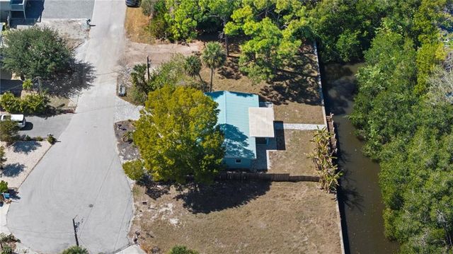 47 River CT, Naples, FL 34110