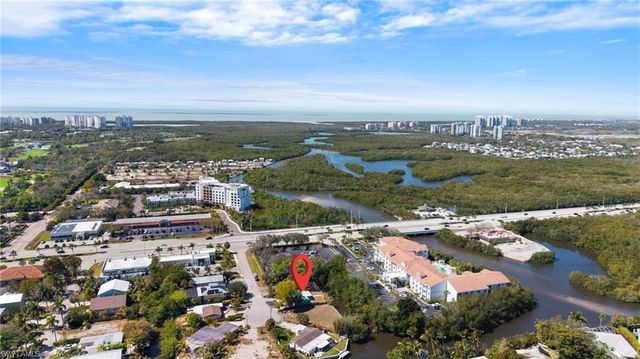 47 River CT, Naples, FL 34110