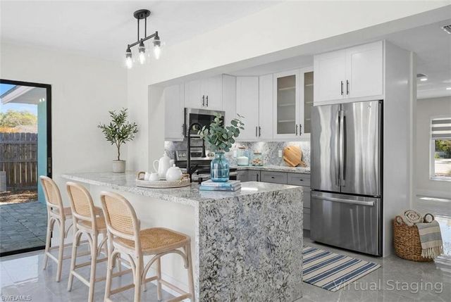 47 River CT, Naples, FL 34110