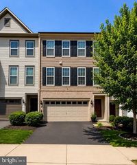 8112 HONEY BEE WAY, Manassas, VA 20111