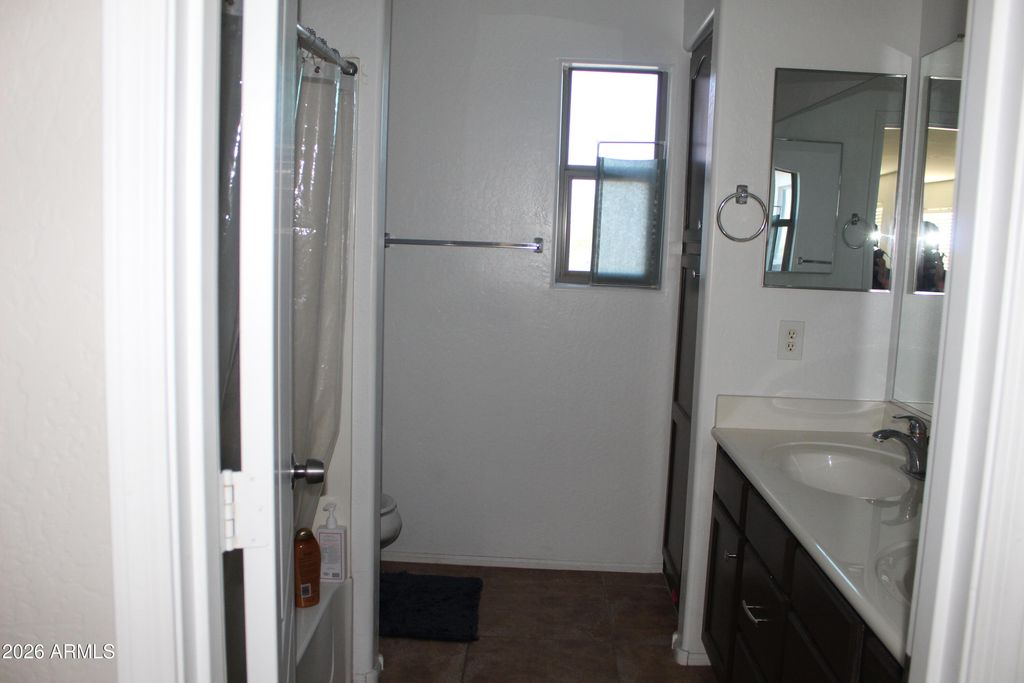 Image 22 of property listing at 10347 W ODEUM Lane, Tolleson, AZ 85353