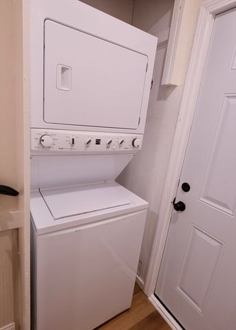 26 Cleveland St A, Dedham, MA 02026