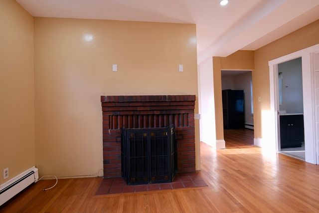 26 Cleveland St A, Dedham, MA 02026