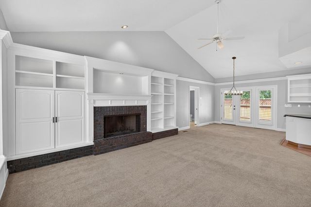 672 Cypress Run, Woodbridge, CA 95258