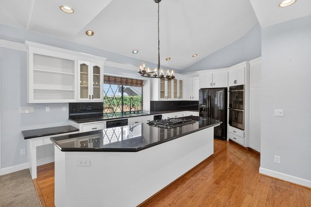 672 Cypress Run, Woodbridge, CA 95258