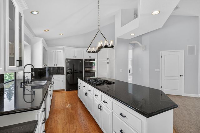 672 Cypress Run, Woodbridge, CA 95258