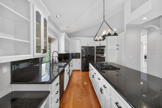 672 Cypress Run, Woodbridge, CA 95258