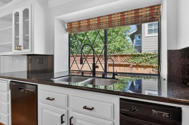 672 Cypress Run, Woodbridge, CA 95258