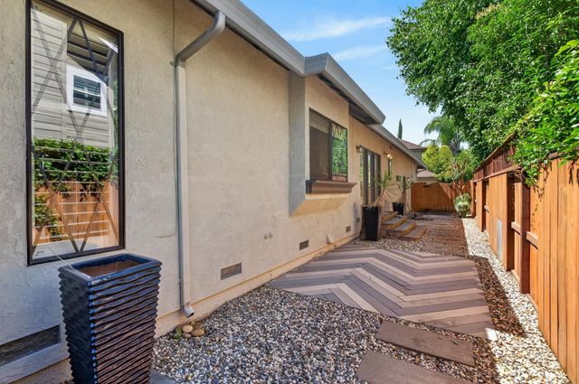 672 Cypress Run, Woodbridge, CA 95258