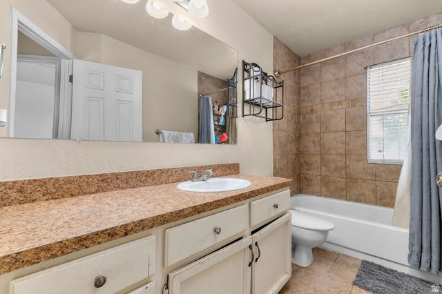 5762 W CHAMBRE DR, Salt Lake City, UT 84118