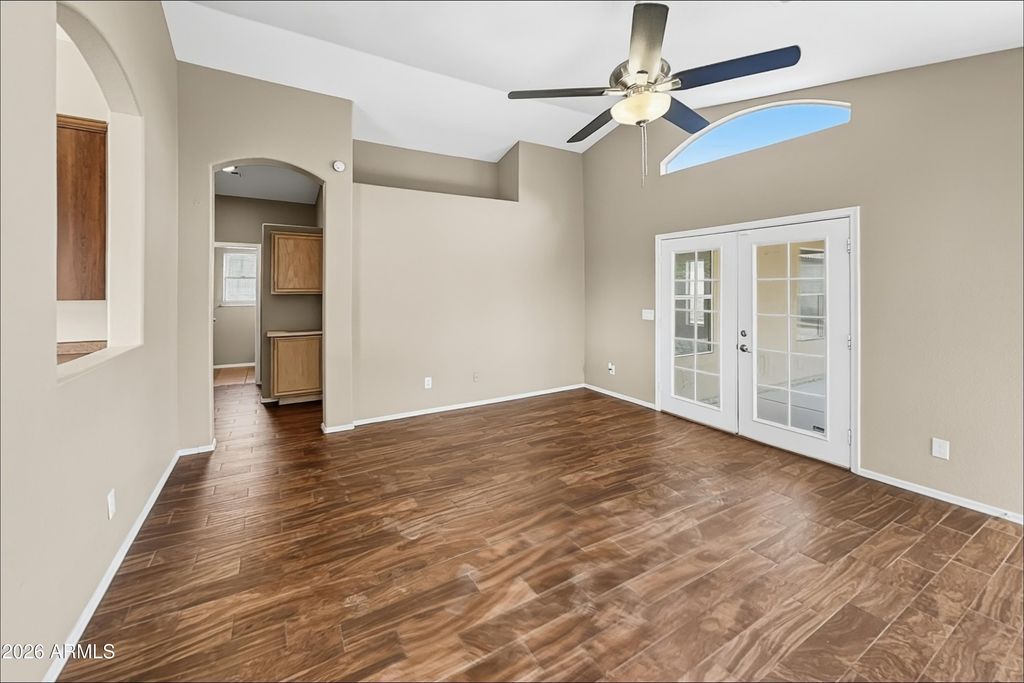 6910 W VIA DEL SOL Drive, Glendale, AZ 85310 — photo 2