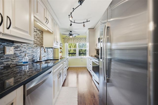 435 30TH AVENUE W D206, Bradenton, FL 34205
