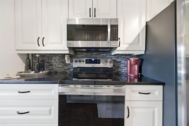 435 30TH AVENUE W D206, Bradenton, FL 34205