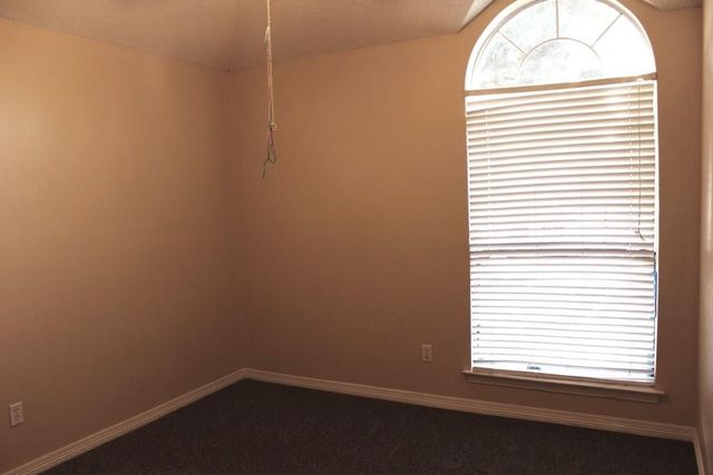 1303 S 5th Street, Midlothian, TX 76065
