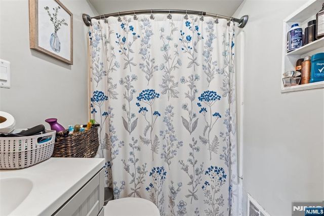 4 Salem Road, Paterson, NJ 07502