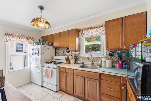4 Salem Road, Paterson, NJ 07502