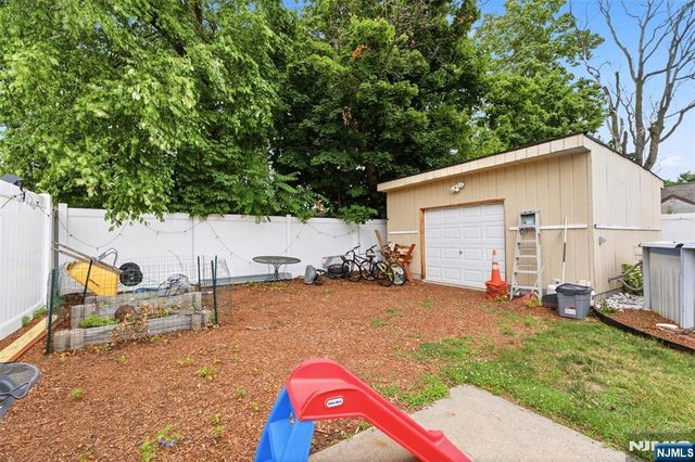4 Salem Road, Paterson, NJ 07502