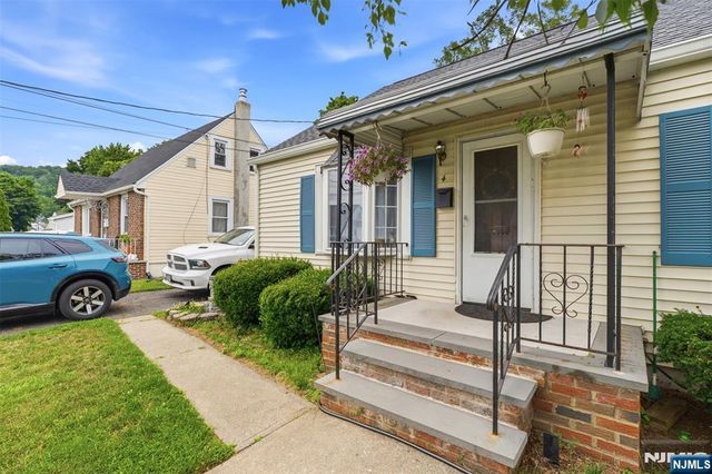 4 Salem Road, Paterson, NJ 07502