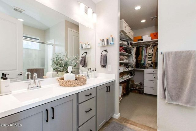 901 S SMITH Road 1063, Tempe, AZ 85281