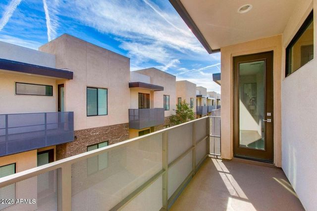 901 S SMITH Road 1063, Tempe, AZ 85281