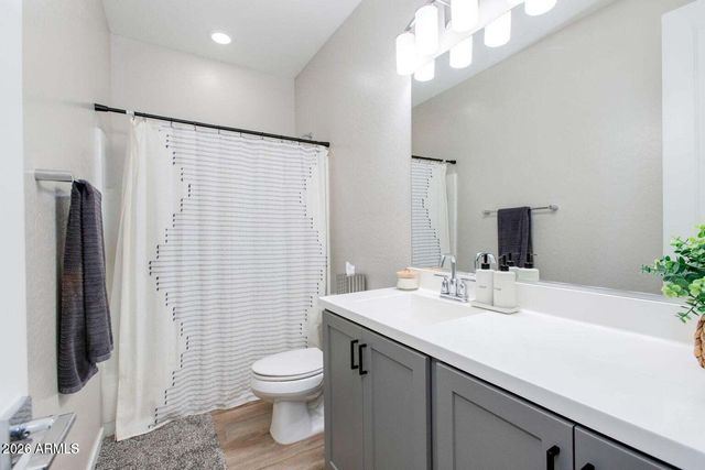 901 S SMITH Road 1063, Tempe, AZ 85281