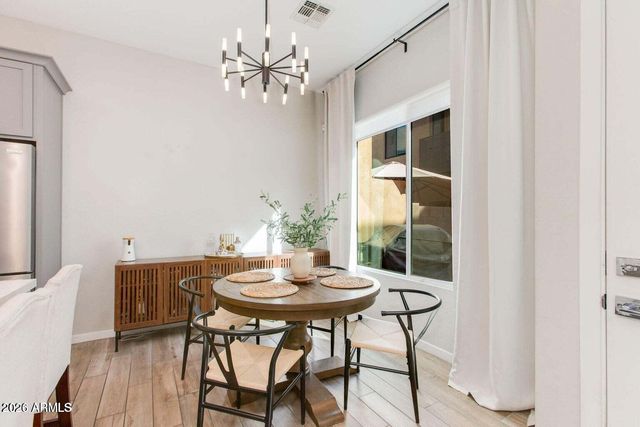 901 S SMITH Road 1063, Tempe, AZ 85281