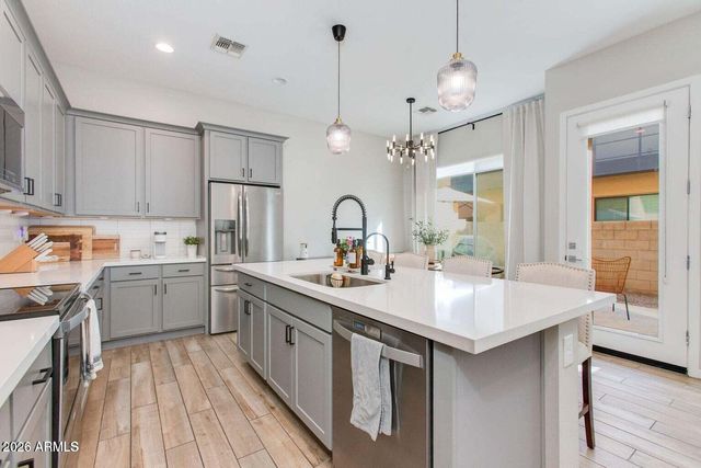 901 S SMITH Road 1063, Tempe, AZ 85281