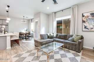 901 S SMITH Road 1063, Tempe, AZ 85281