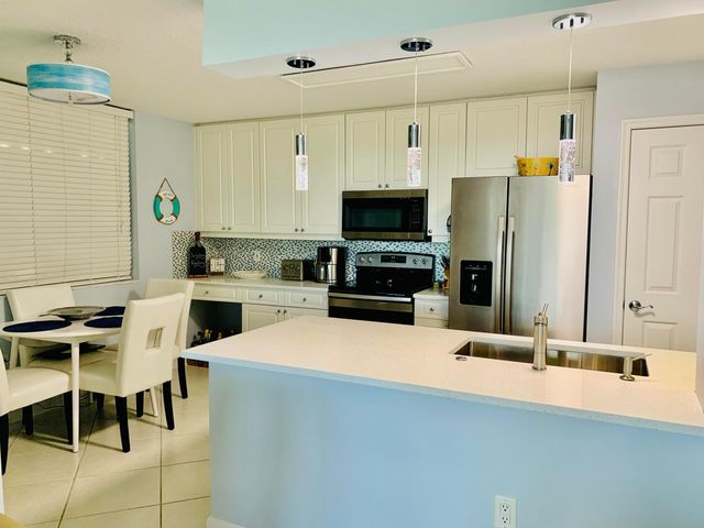 5049 N Highway A1a 402, Fort Pierce, FL 34949