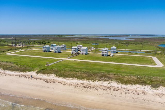 579 Annabelle Drive, Gilchrist, TX 77617