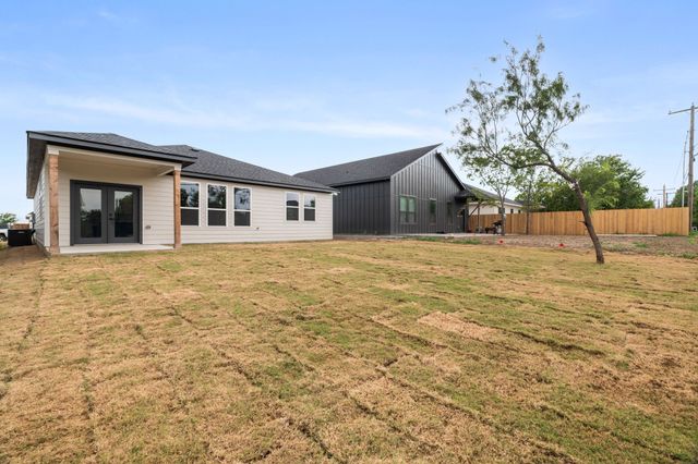 5220 Farnsworth Avenue, Fort Worth, TX 76107