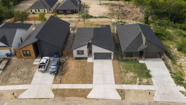 5220 Farnsworth Avenue, Fort Worth, TX 76107
