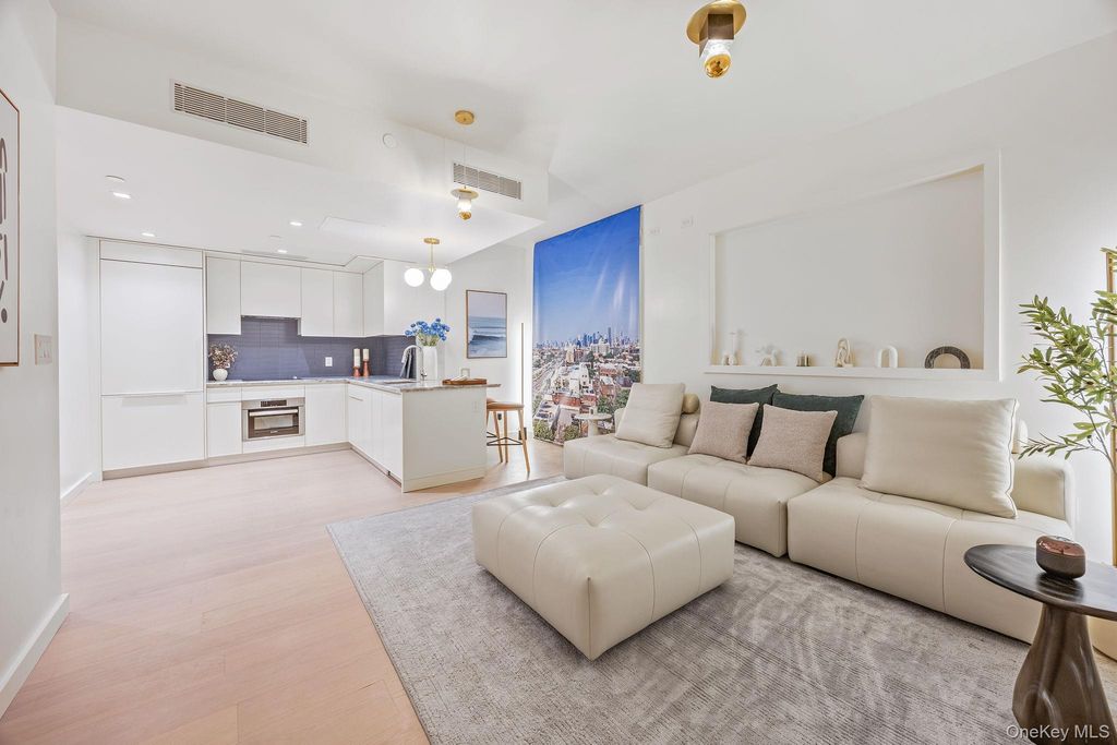 58-01 Queens Boulevard 6G, Woodside, NY 11377 — photo 4