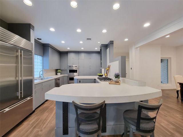 5111 Linden Street, Bellaire, TX 77401