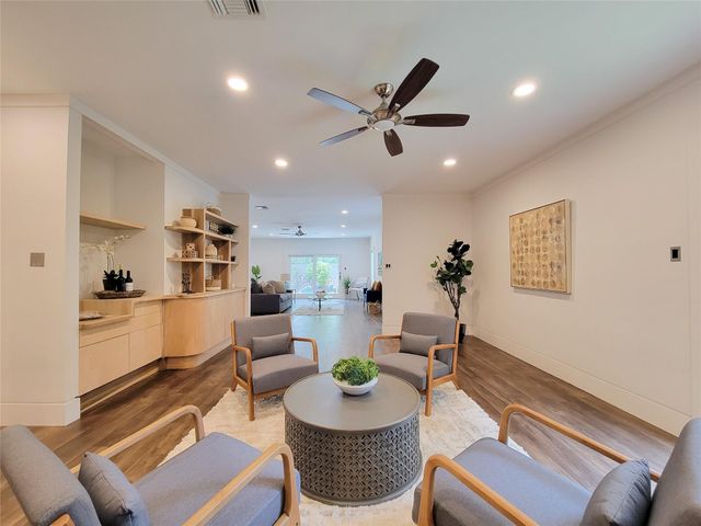 5111 Linden Street, Bellaire, TX 77401