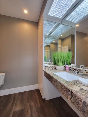5111 Linden Street, Bellaire, TX 77401