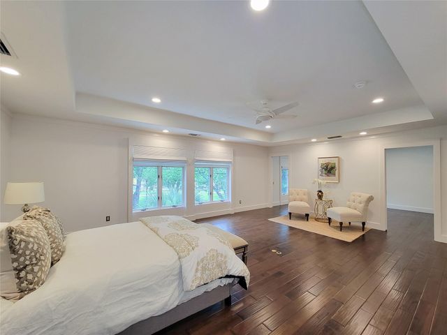 5111 Linden Street, Bellaire, TX 77401