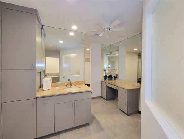 5111 Linden Street, Bellaire, TX 77401