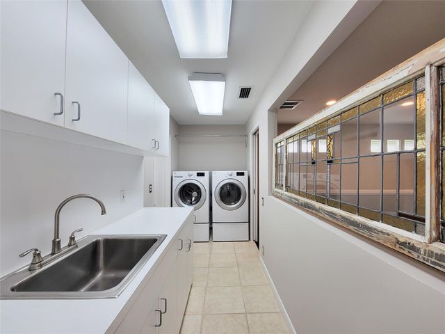 5111 Linden Street, Bellaire, TX 77401