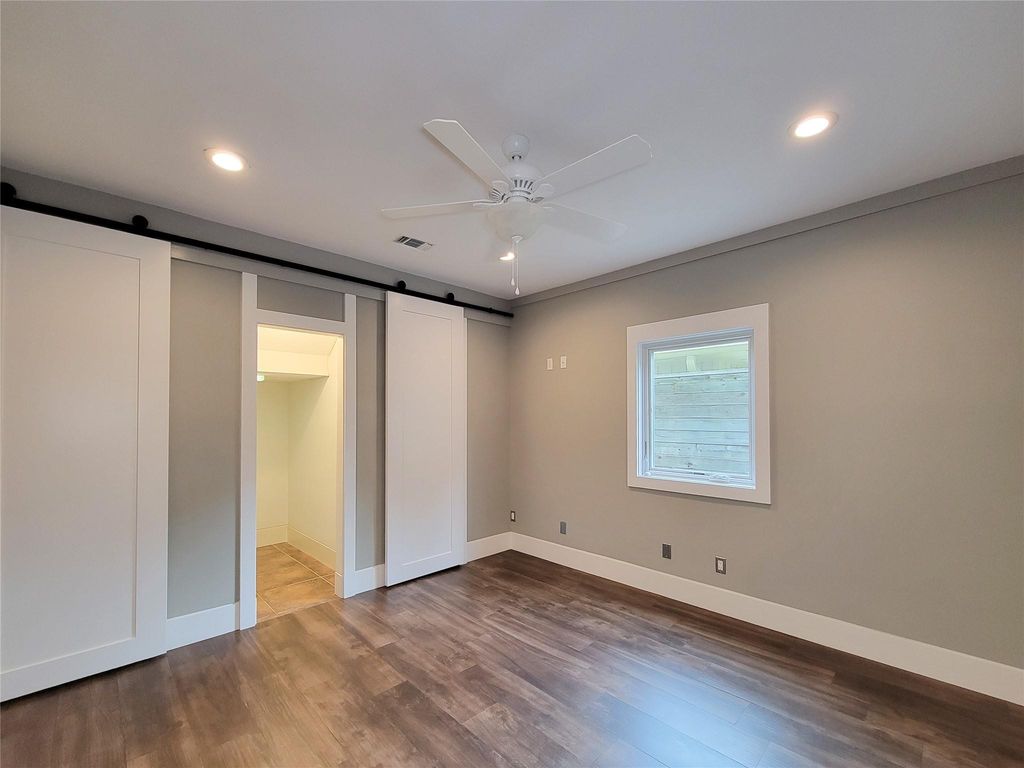 Image 20 of property listing at 5111 Linden Street, Bellaire, TX 77401