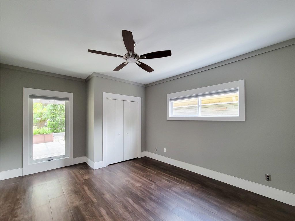 Image 23 of property listing at 5111 Linden Street, Bellaire, TX 77401