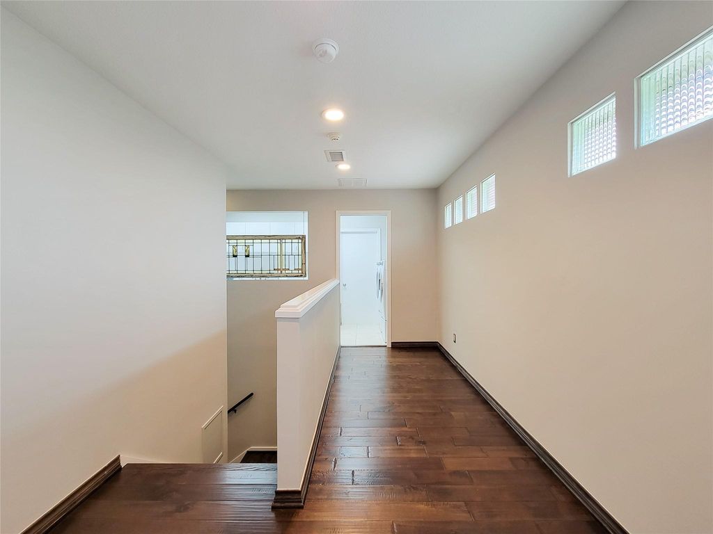 Image 28 of property listing at 5111 Linden Street, Bellaire, TX 77401