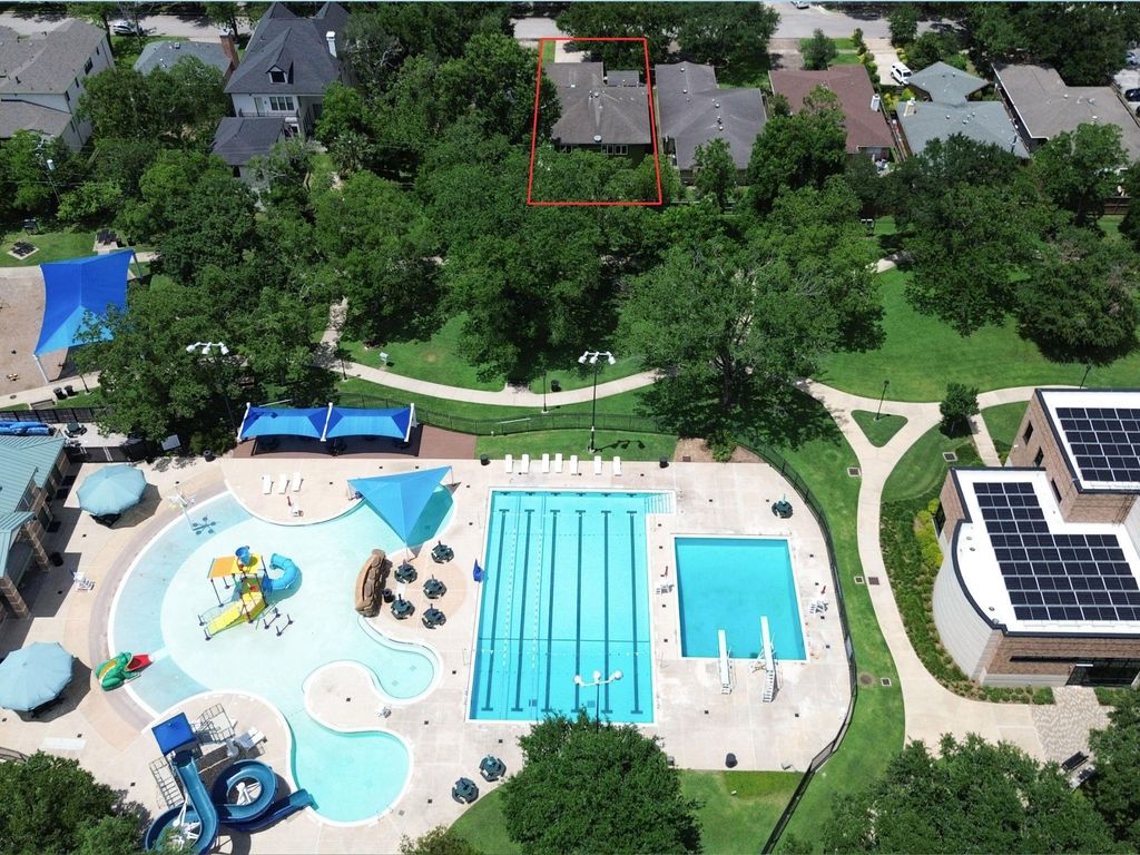 Image 48 of property listing at 5111 Linden Street, Bellaire, TX 77401