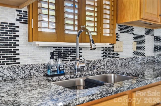 8618 Milton Morris Drive, Charlotte, NC 28227